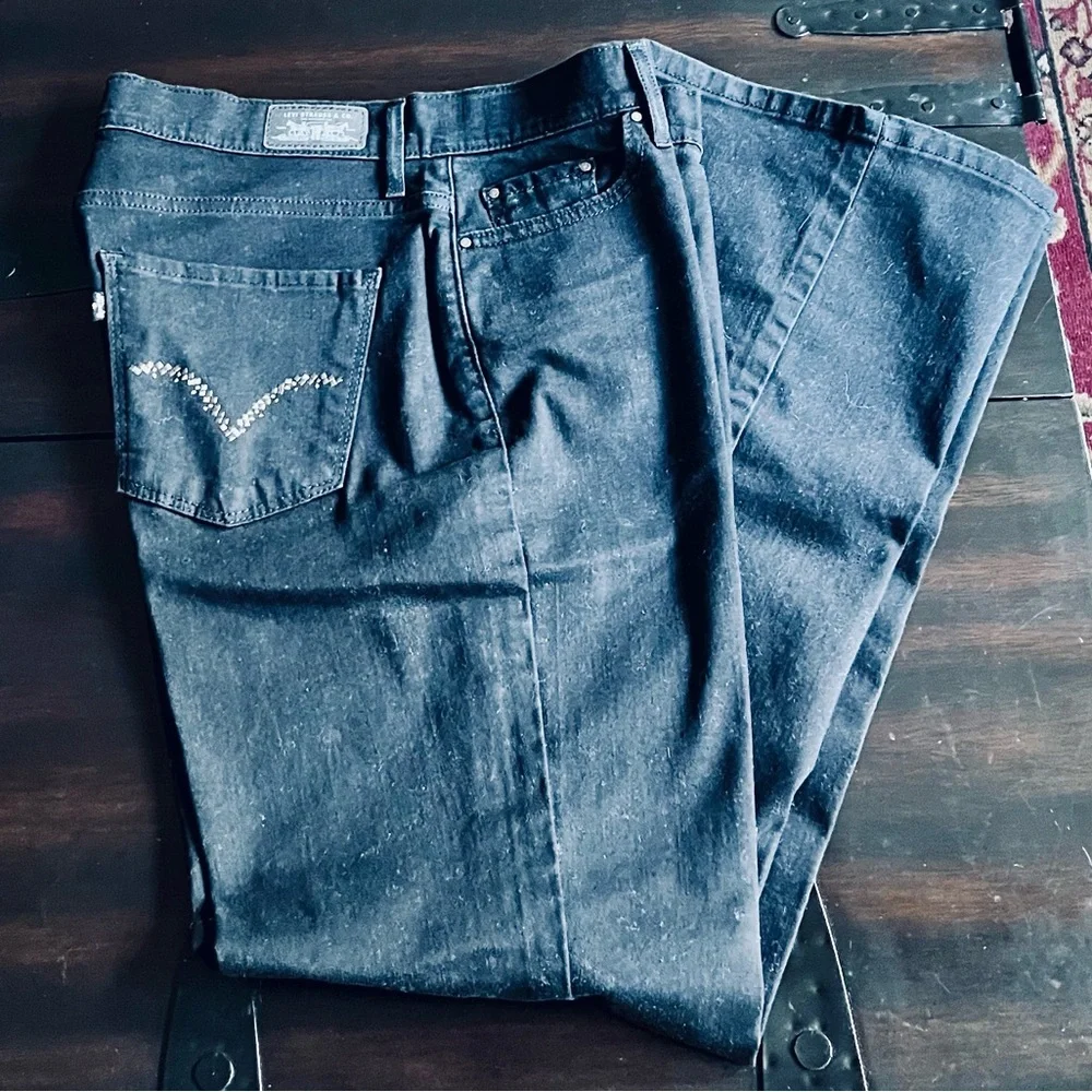 Levi’s 512 Perfectly Slimming Bootcut Jeans - Picture 2 of 11